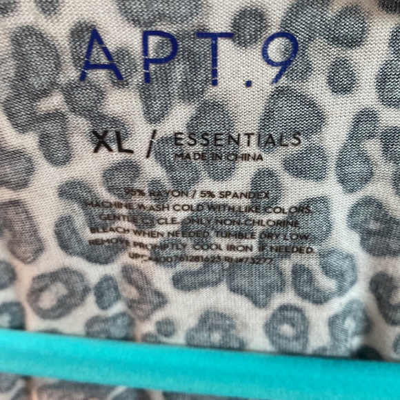 Apt. 9 Essentials XL - Picture 3 of 4